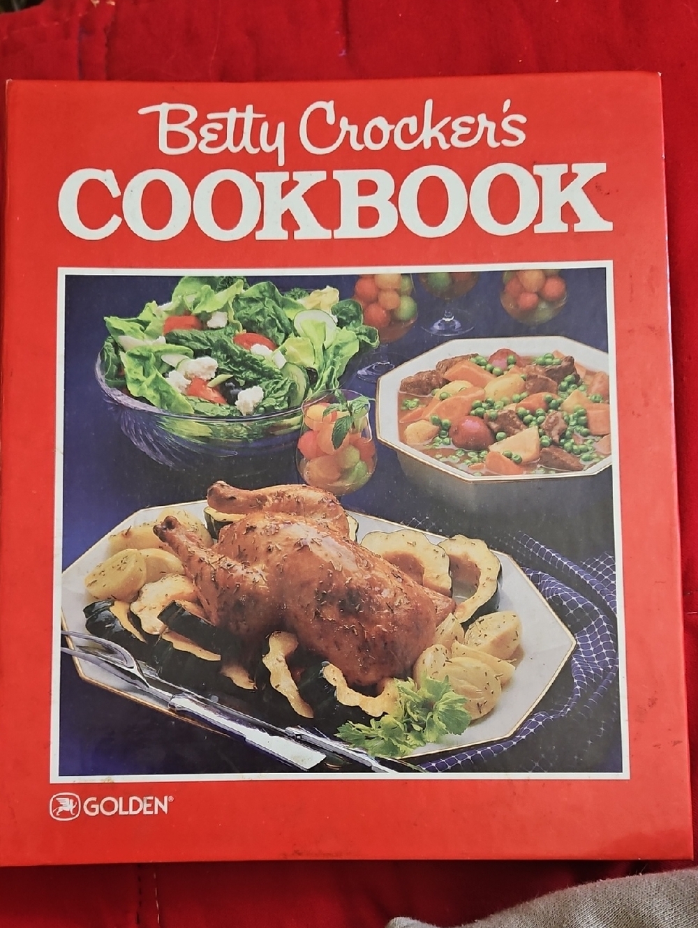 Betty Crocker Cookbook - Red & White Cover 1986